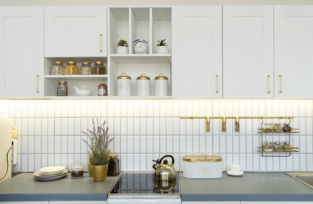 white kitchen cabinets